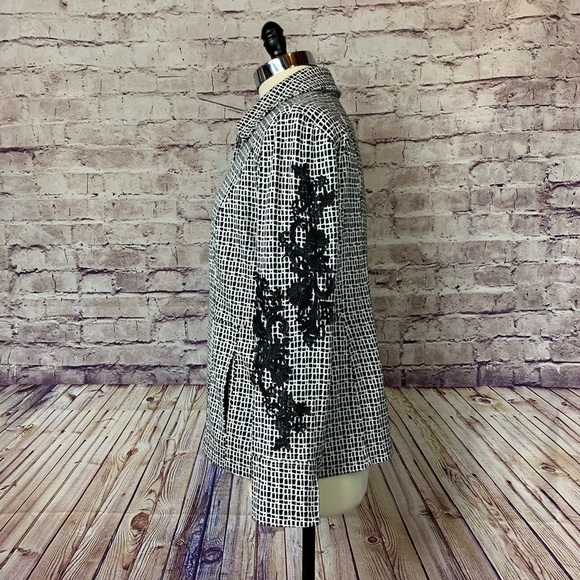 Chico’s Black Geometric Appliqué Full Zipper Lined Jacket - Picture 6 of 16